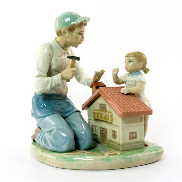 A New Doll House 1005139 - Lladro Porcelain Figurine