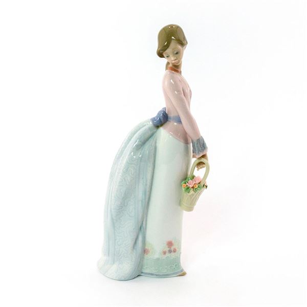 Basket of Love 1007622 - Lladro Porcelain Figurine