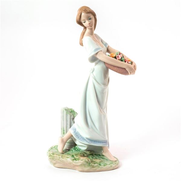 Gardens of Athens 1007704 - Lladro Porcelain Figurine