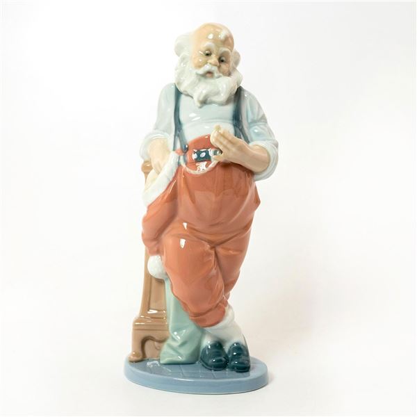 Santa's Busiest Hour 1006779 - Lladro Porcelain Figurine