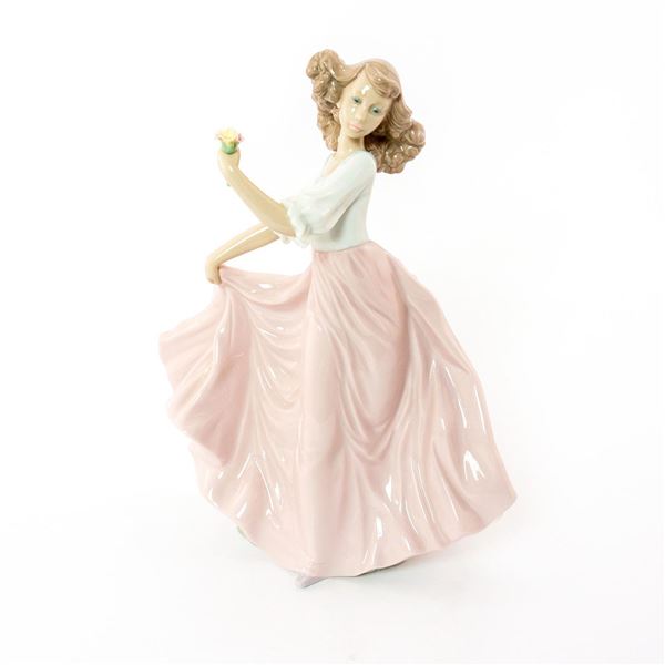 Summer Breeze 1006543 - Lladro Porcelain Figurine