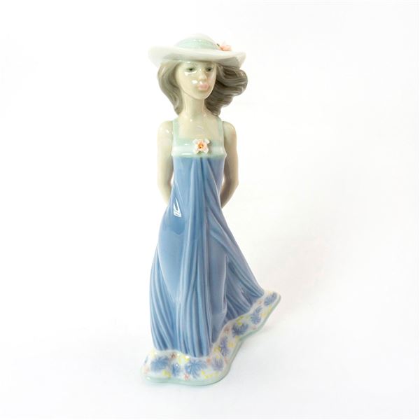Susan 1005644 - Lladro Porcelain Figurine