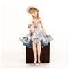 Suzy and Her Doll 1001378 - Lladro Porcelain Figurine
