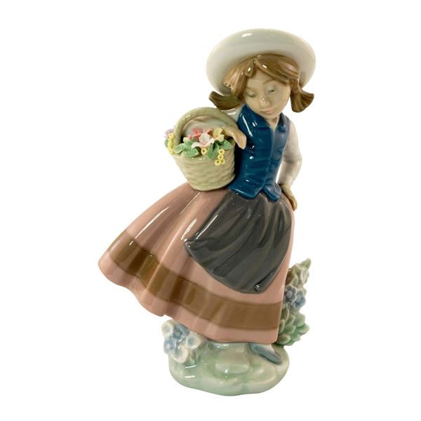 Sweet Scent Girl 5221 - Lladro Porcelain Figurine