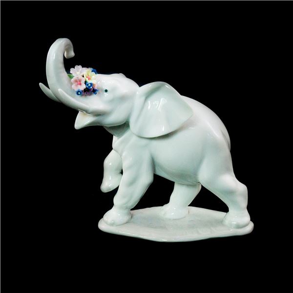 Lucky's Call 1006461 - Lladro Porcelain Figurine