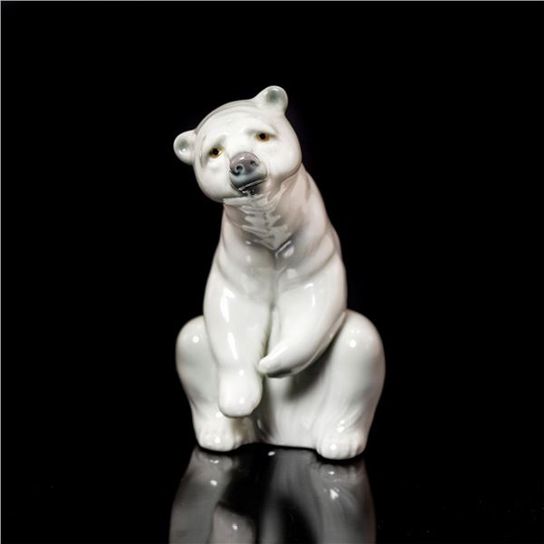 Resting Polar Bear 1001208 - Lladro Porcelain Figurine