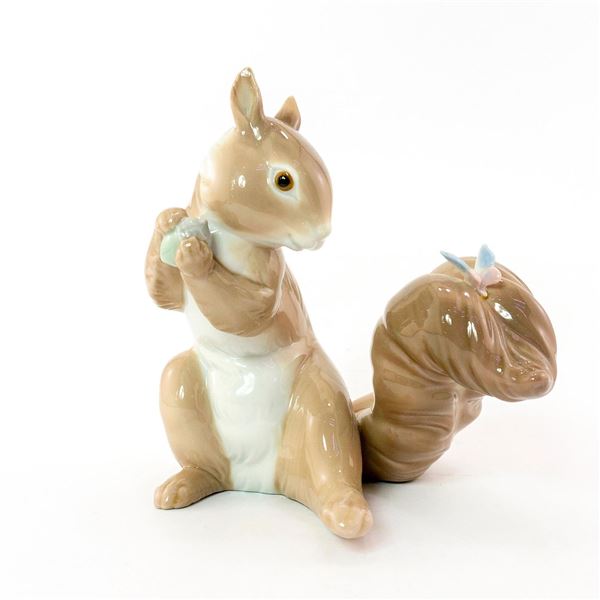 A Surprise Visit 1006409 - Lladro Porcelain Figurine