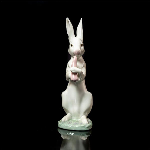 Snack Time 1005889 - Lladro Porcelain Figurine