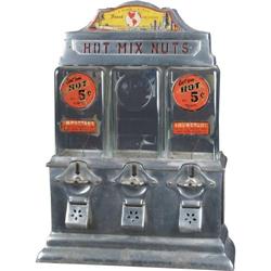 Challenger 3 globe Coin-op Vendor  works great w/ Keys