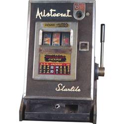 6D  (Foreign)  Aristocrat Slot Machine
