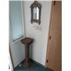 Image 1 : Mirror and Pedestal A