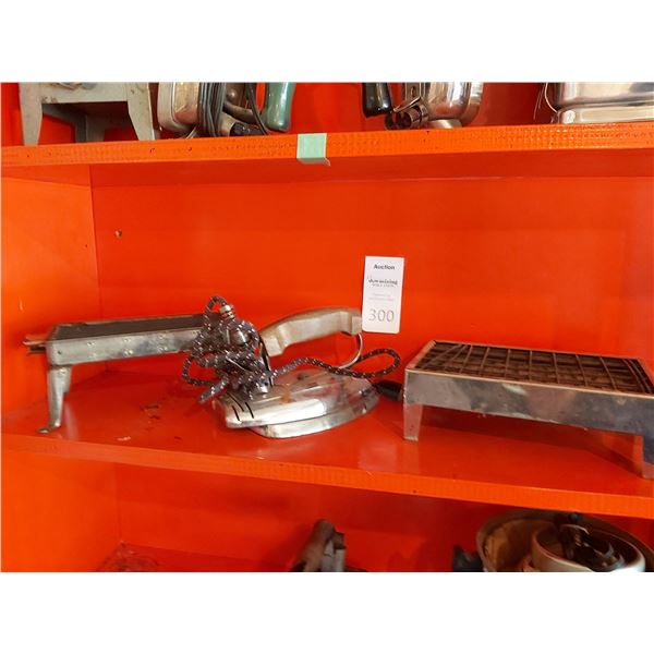 Antique Iron and Warming Appliances A