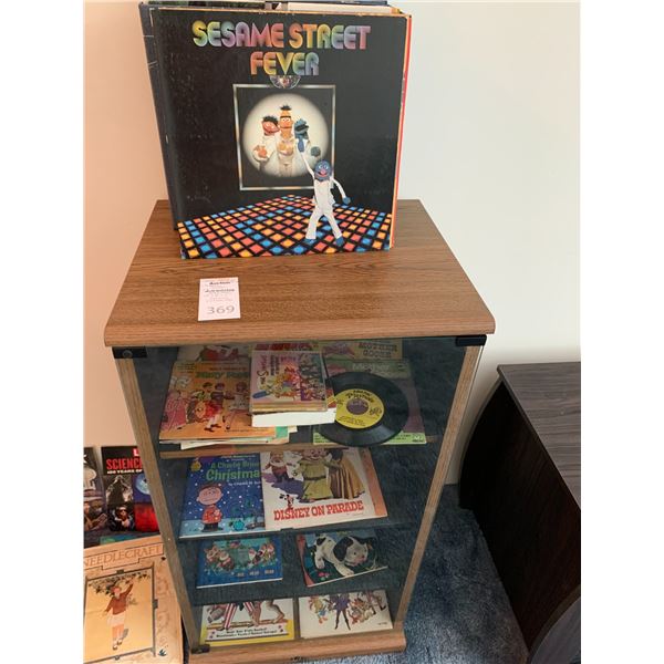 Kids Albums Walt Disney plus and 45,s  and books  Cat B