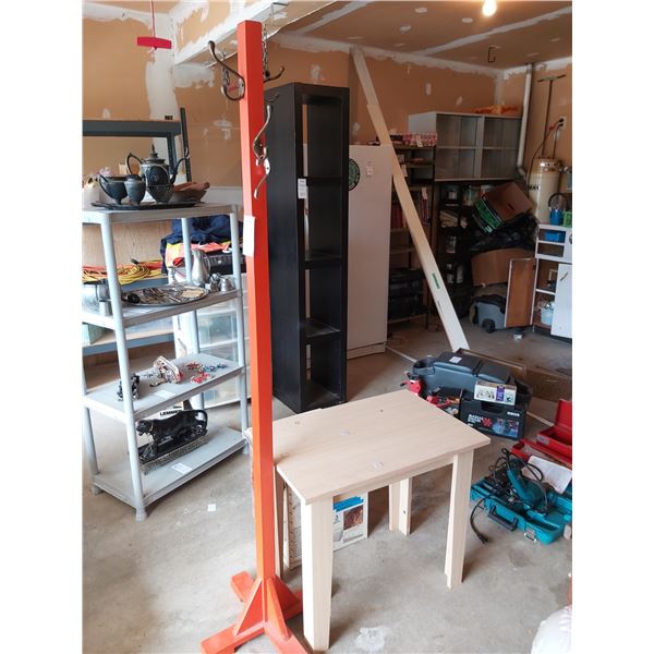 Coat Tree Table & Humidifier Cat A