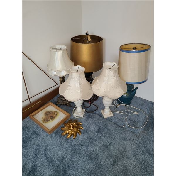 Lamps & Wall Art Cat B