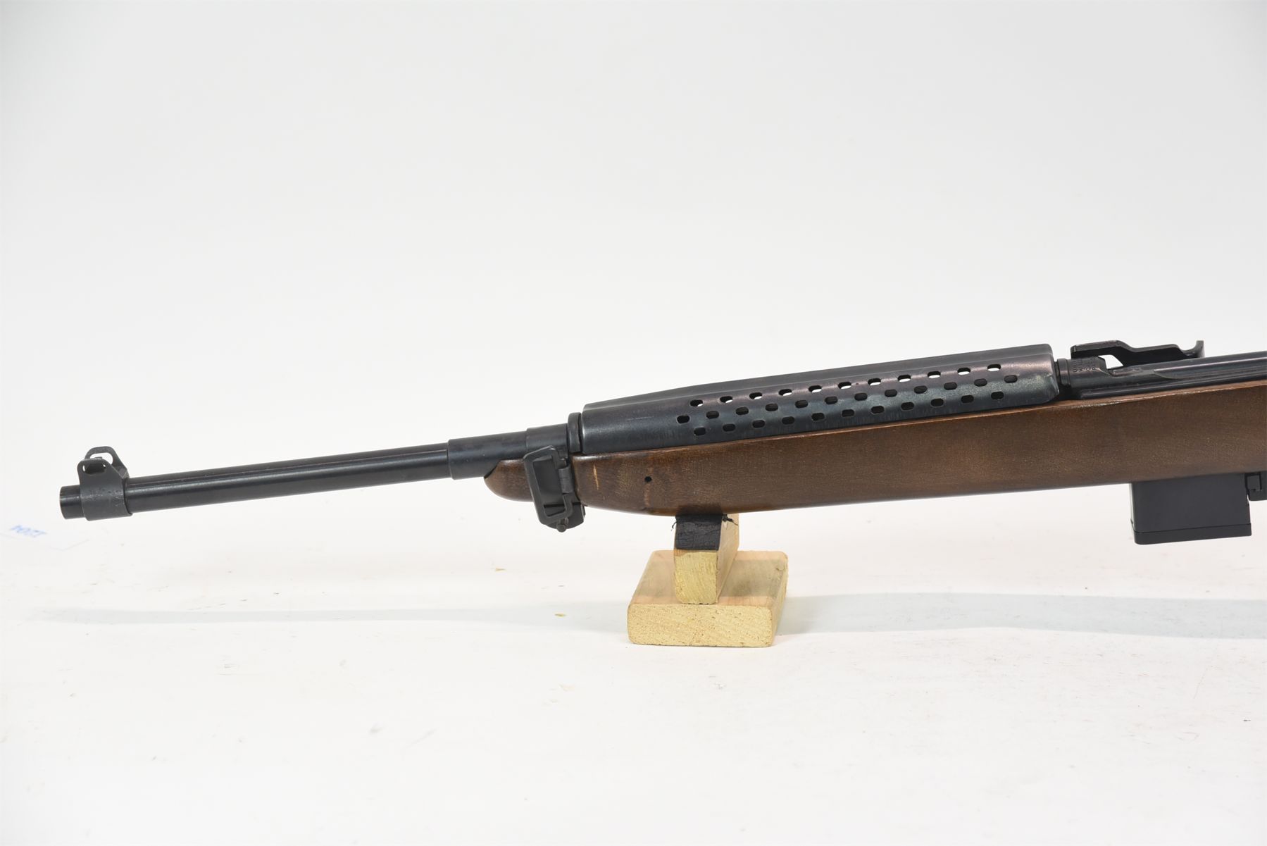 Universal Model: M1 Carbine Rifle