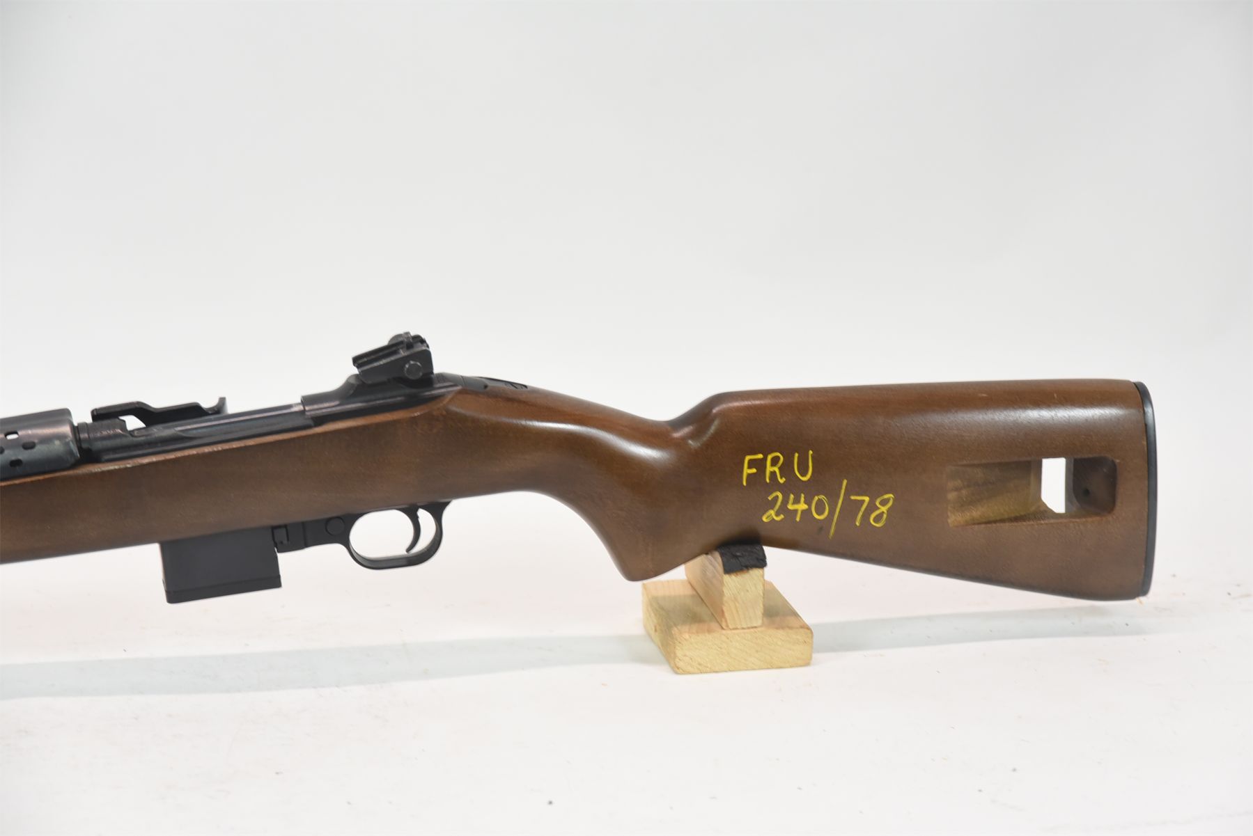 Universal Model: M1 Carbine Rifle