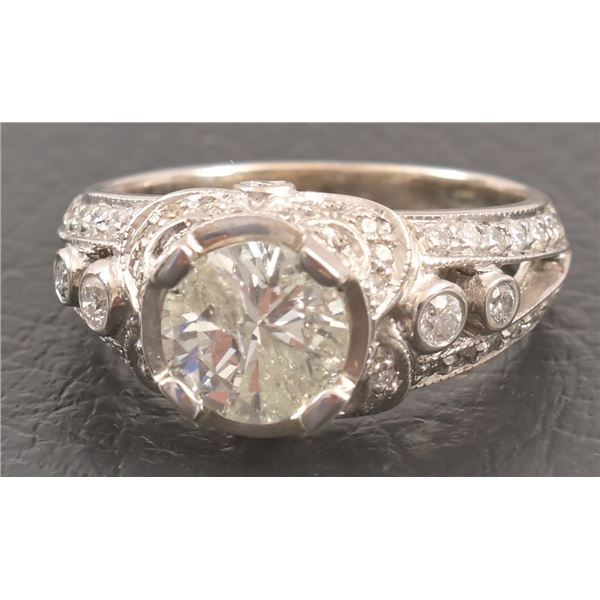 18K White Gold Diamond Engagement Ring