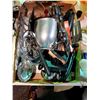 Image 2 : LARGE LOT OF KITCHEN UTENSILS, MOST NEW