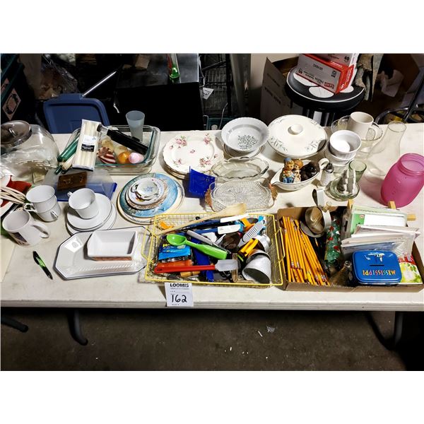 LARGE TABLE LOT: KITCHENWARE, GLASSWARE, TABLEWARE, DECOR, MORE
