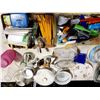 Image 2 : LARGE TABLE LOT: KITCHENWARE, GLASSWARE, TABLEWARE, DECOR, MORE