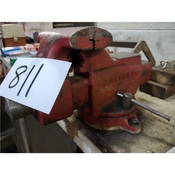 CRAFTSMAN DOUBLE LOCKING VISE W/ ANVIL AND PIPE VISE, VERY GOOD CONDITION