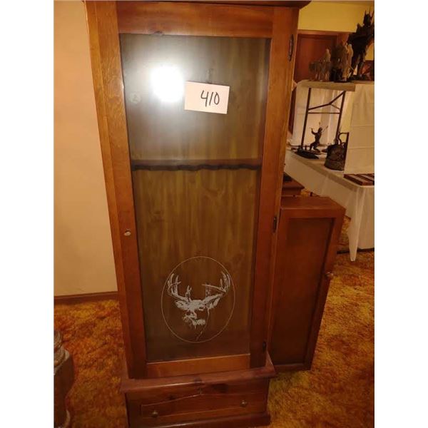 PINE GUN CABINET, 6 GUN POSITION, BEAUTIFUL ETCHED GLASS