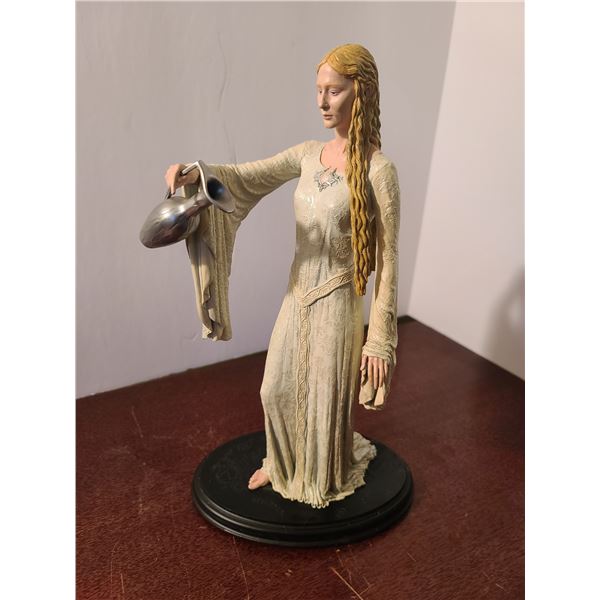 Lady Galadriel Statue