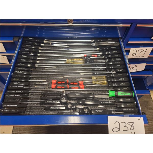 SnapOn screw drivers - Phillips and regular - approx 61 pieces