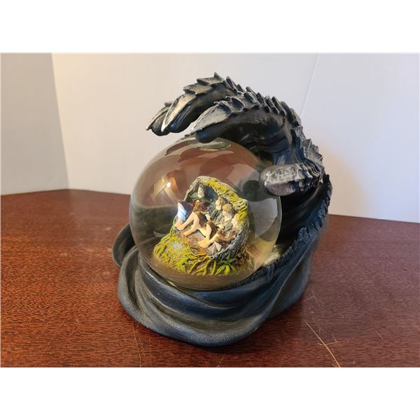 lord of the rings snow globe w/ hobbits inside, 11"