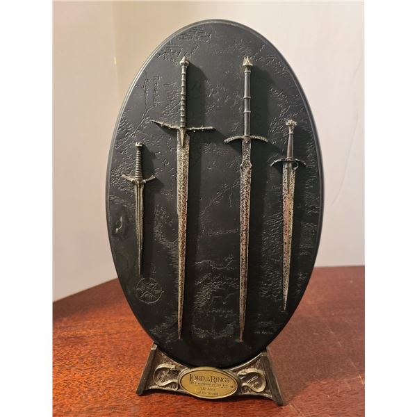Ther Arms of the Nazgul Plaque wStand, 13"