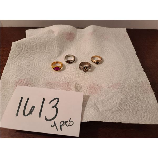4 Piece LOTR assorted Rings (size 13, 925)