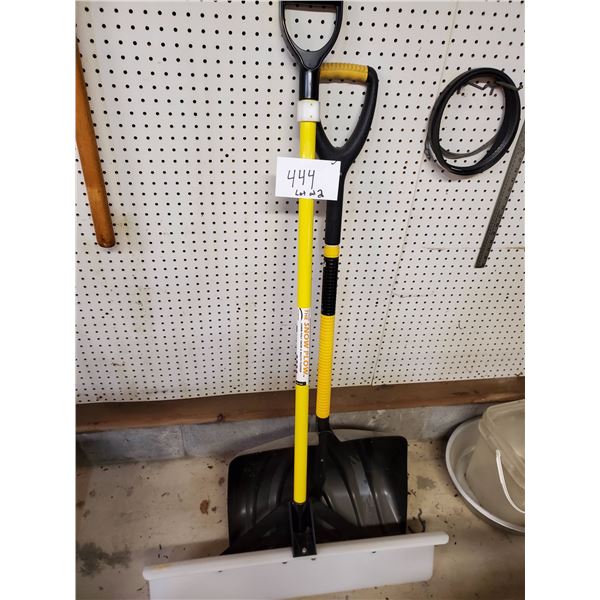 SET OF 2 SNOW SHOVELS