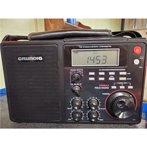 GRUNDIG S450DLX FIELD RADIO, FM STEREO/AM DUEL CONVERSION