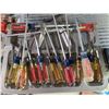 Image 1 : ASSORTED SIZE CRAFTSMAN SCREWDRIVERS