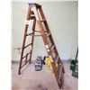 Image 1 : 6 FT WOODEN STEP LADDER
