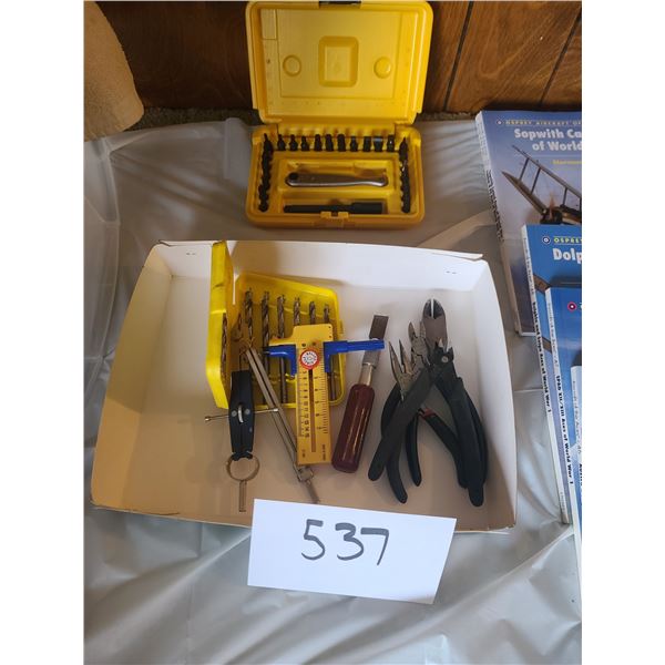 Tool lot Pliers, Drill bits, Misc