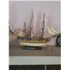 Image 2 : ASST MODEL SHIPS ON FIREPLACE MANTLE