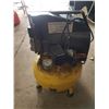 Image 2 : Powerfist 2HP 5 Gal Compressor As Is