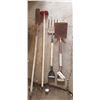 Image 1 : 2 Shovels / Hoe /Pitchfork