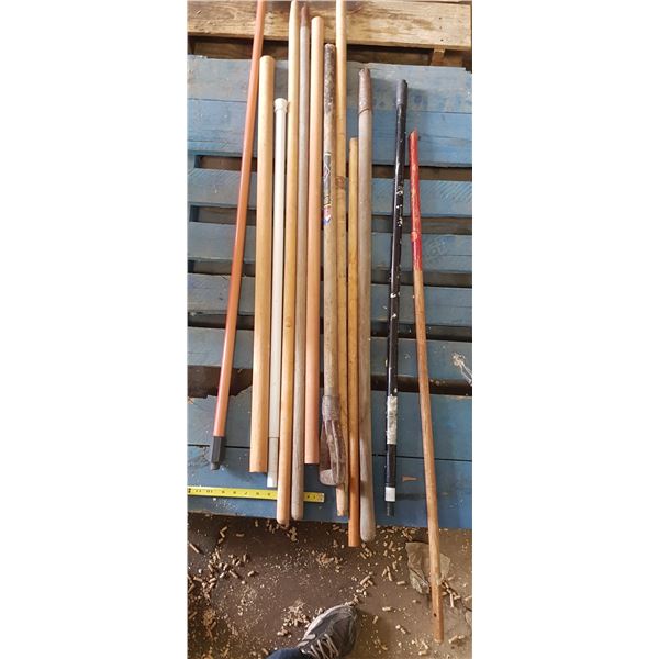 Lot Dowels /Broom & Shovel Handles