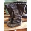 Image 4 : Bin & 3 Pairs Winter Boots SZ. 10 & 9 & 7