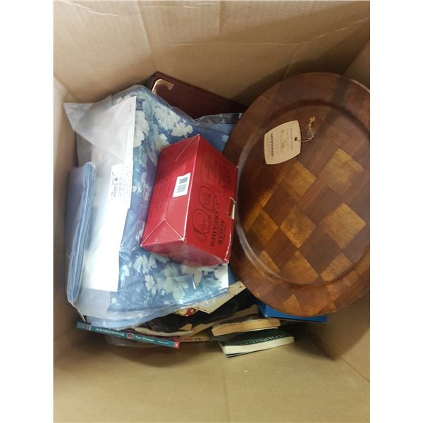 Lot Household Items / Décor Etc.