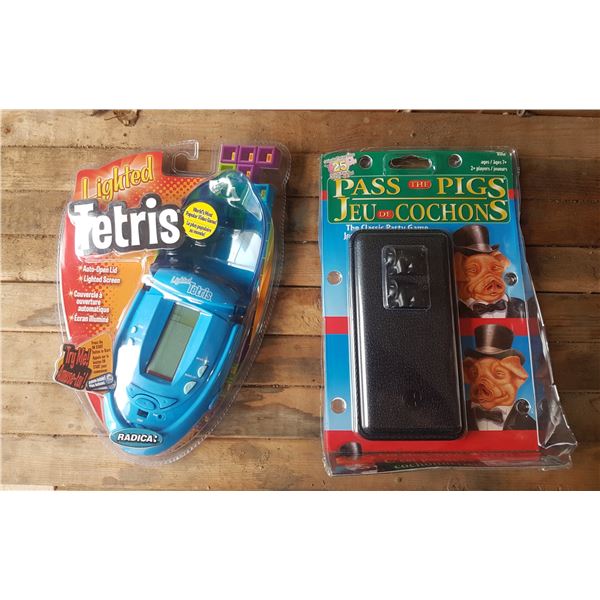 Pass The Pigs & Tetris Games