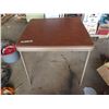 Image 1 : Card Table 30 X 30 X 29 Inch