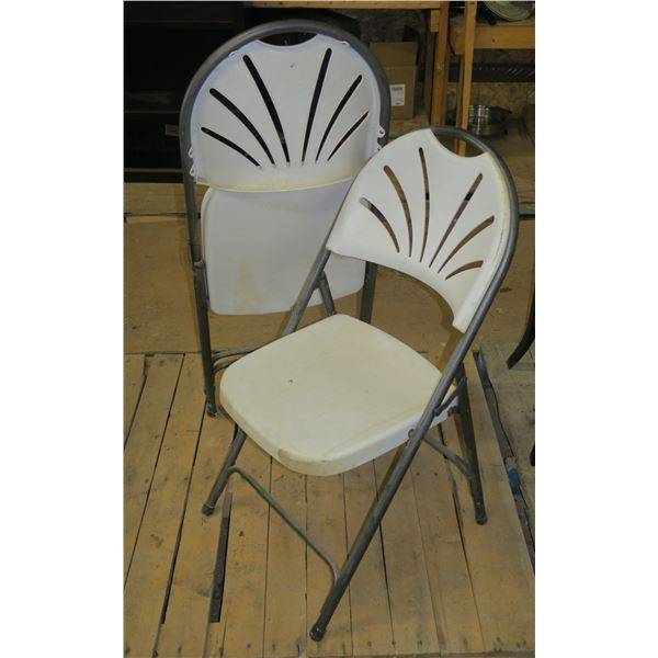 2 Folding Chairs