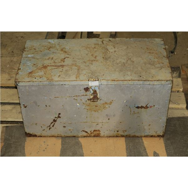 Metal Tool Box 25"×13"×13"