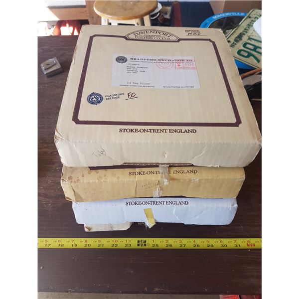 Lot 4 Decorative Plates