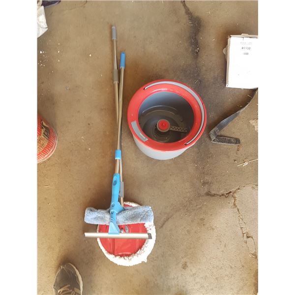 Spin Mop & Bucket & Squee Gee