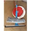 Image 3 : Spin Mop & Bucket & Squee Gee